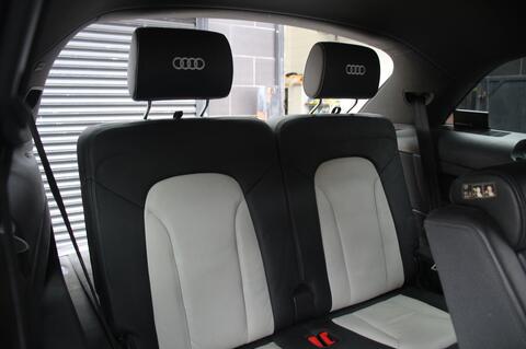 Audi Q7 view 33