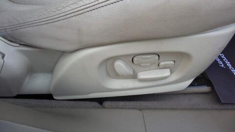 Jaguar XJ view 26