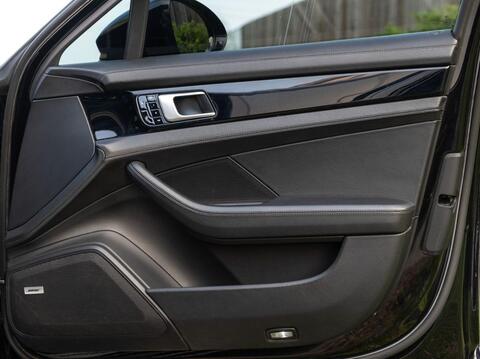 Porsche Panamera view 21