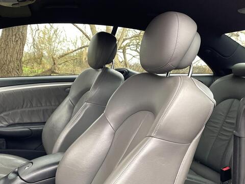 Mercedes-Benz CLK view 31