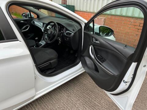 Vauxhall Astra view 6