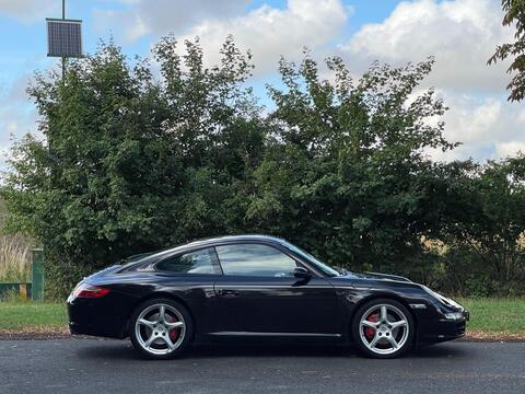 Porsche 911 view 6
