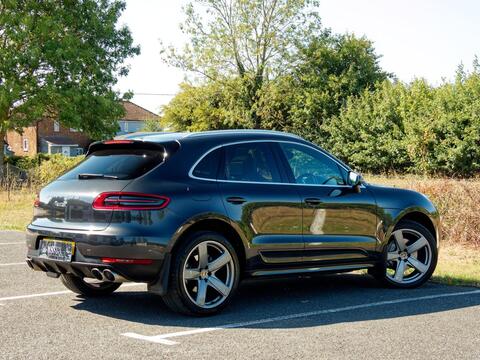 Porsche Macan view 8