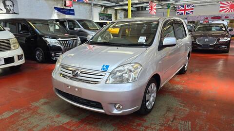 Toyota Raum view 6