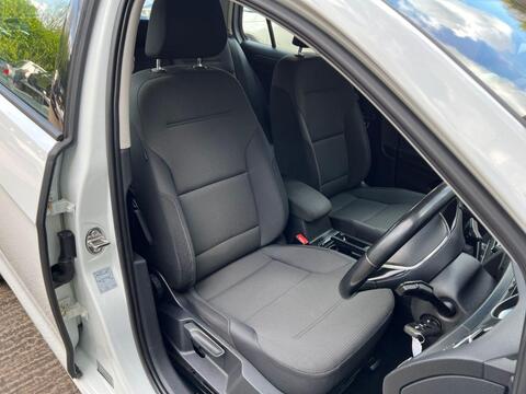 Volkswagen Golf view 9
