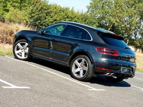 Porsche Macan view 12