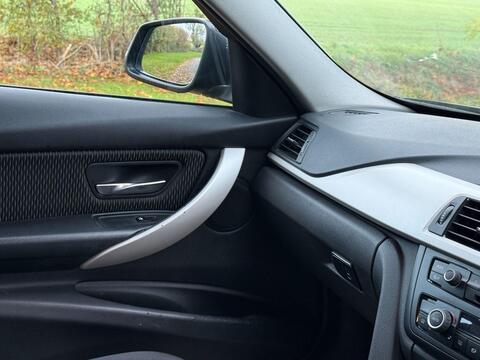 BMW 3 Series view 22