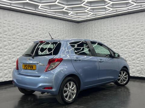 Toyota Yaris view 3