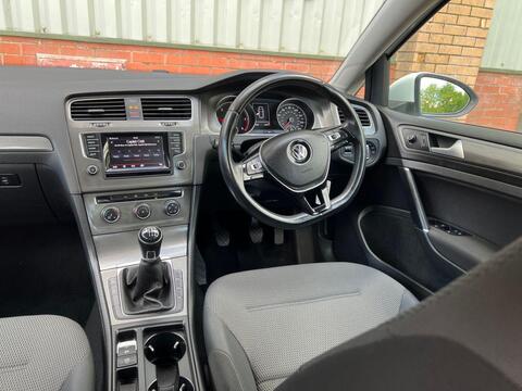 Volkswagen Golf view 17