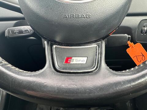 Audi Q3 view 21