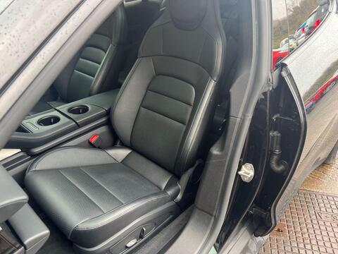 Porsche Taycan view 17