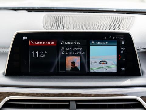 BMW 7 Series view 28