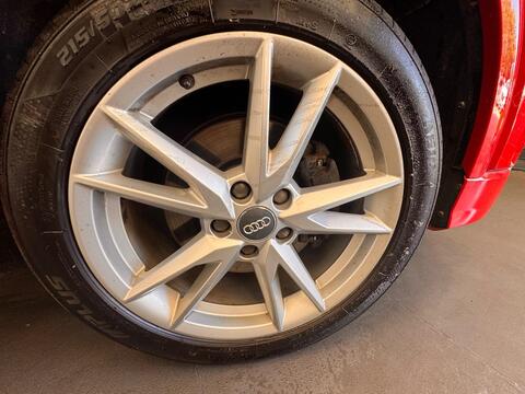 Audi Q2 view 6
