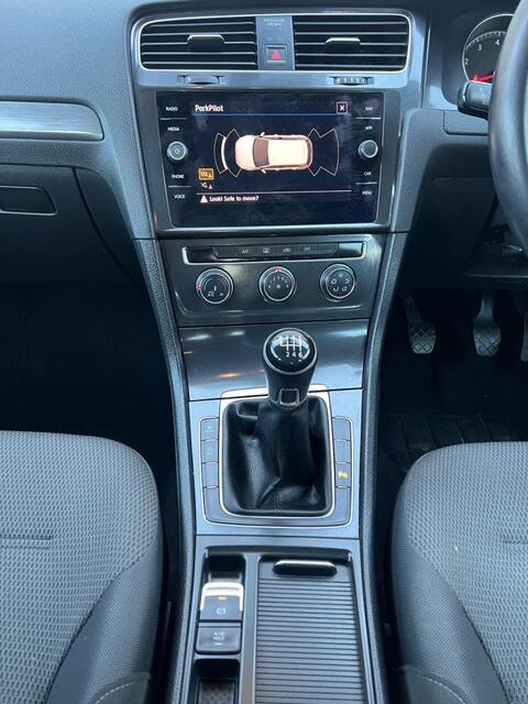 Volkswagen Golf view 18