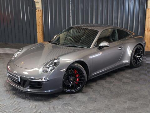 Porsche 911 view 8