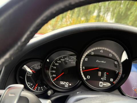Porsche 911 view 34