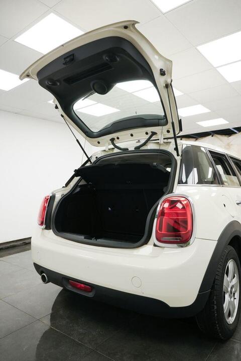 Mini Hatch view 8