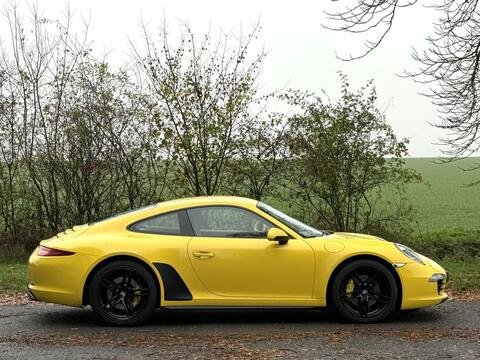 Porsche 911 view 8