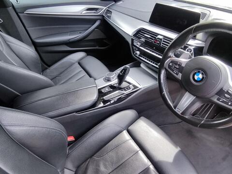 BMW 5 Series view 23