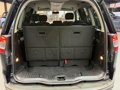 Ford Galaxy view 38