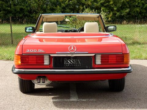 Mercedes-Benz SL view 12