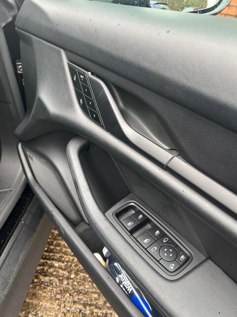 Porsche Taycan view 29