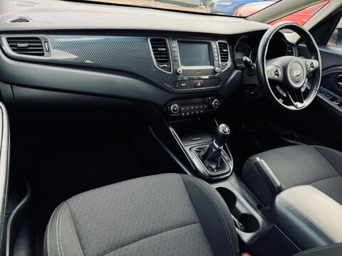 Kia Carens view 16
