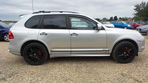 Porsche Cayenne view 5
