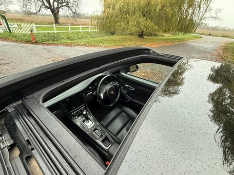 Porsche 911 view 22