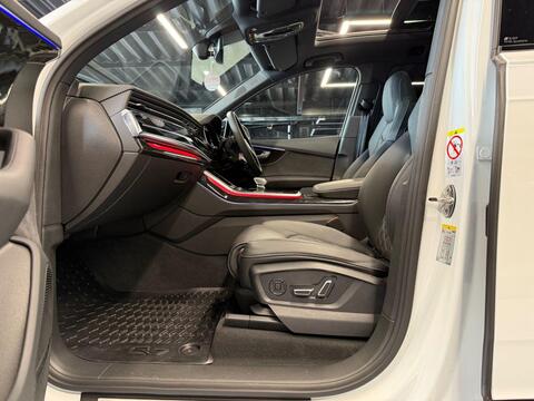 Audi SQ7 view 45