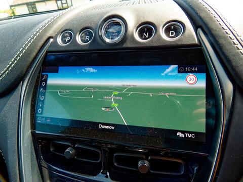 Aston Martin DBX view 42