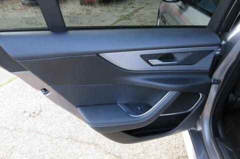 Jaguar Xe view 51