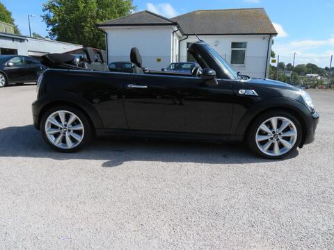 Mini Convertible view 2