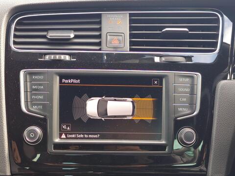 Volkswagen Golf view 21