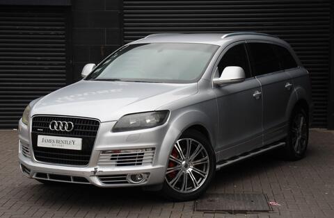 Audi Q7 view 3
