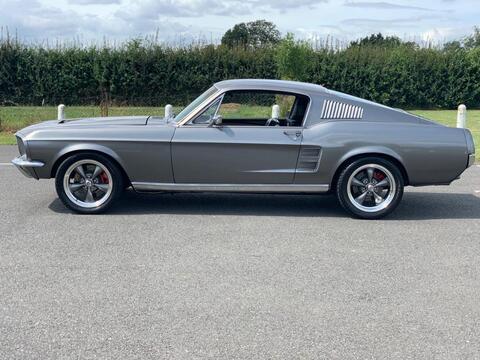 Ford Mustang view 6