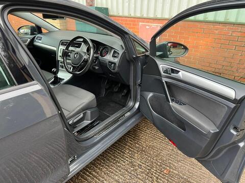 Volkswagen Golf view 11