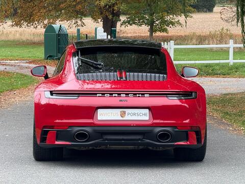 Porsche 911 view 3