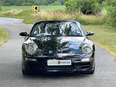 Porsche 911 view 7