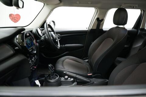 Mini Hatch view 24