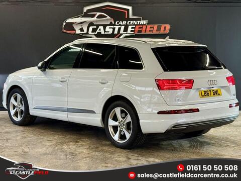 Audi Q7 view 8