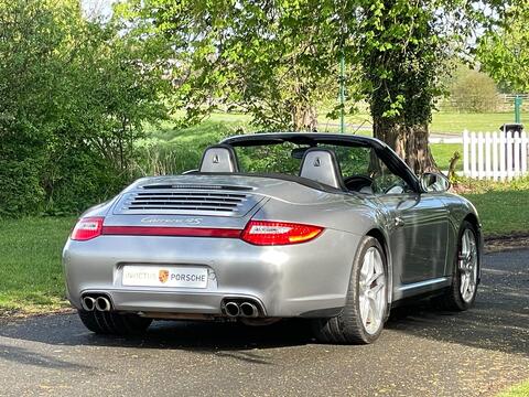 Porsche 911 view 4