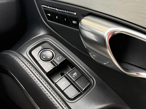 Porsche 911 view 39