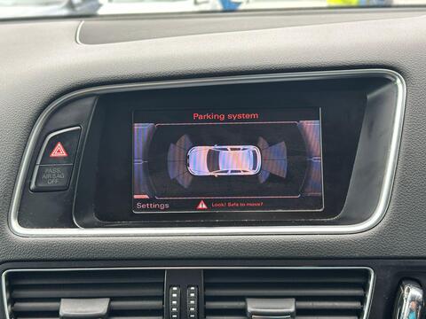 Audi Q5 view 11