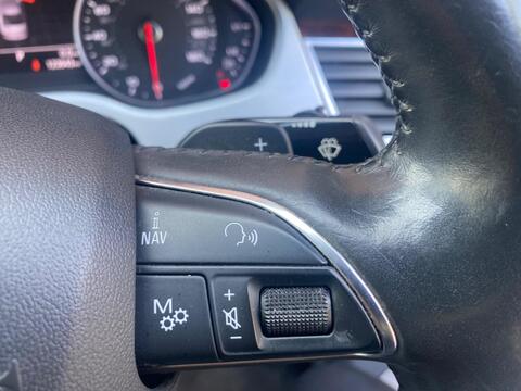 Audi A8 view 29