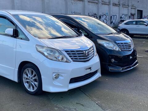 Toyota Alphard view 13