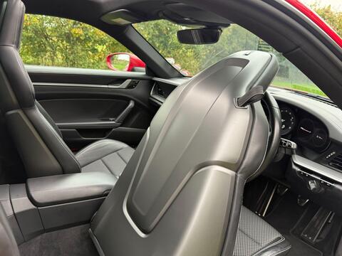 Porsche 911 view 26