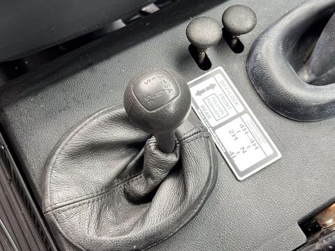 Mercedes-Benz G-Class view 24