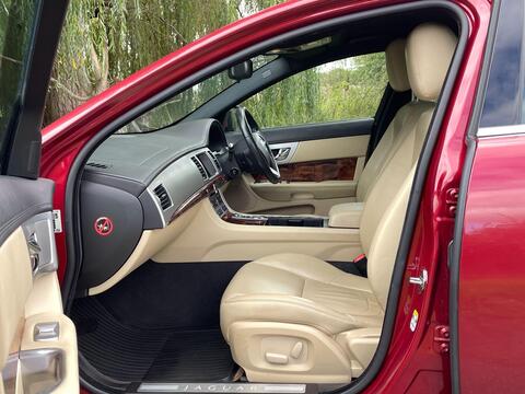 Jaguar XF view 27