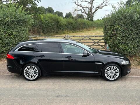 Jaguar XF view 8